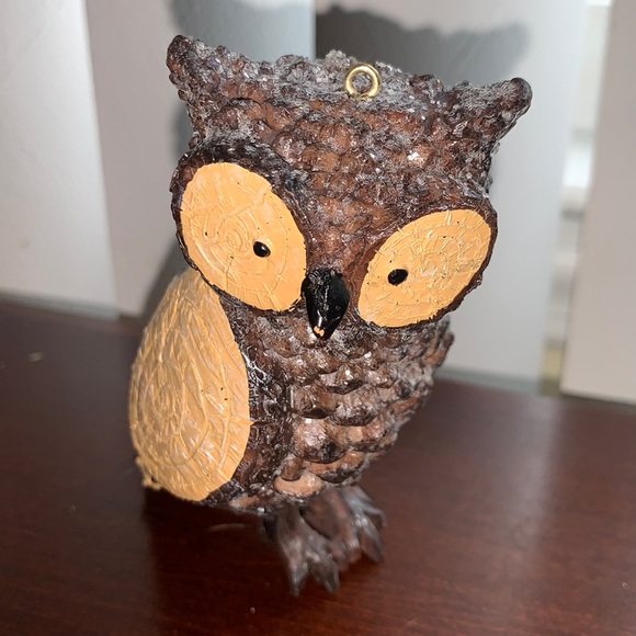 Cute little glittery Wooden Owl can be hung as an Ornament or sits on a table. - Picture 10 of 16